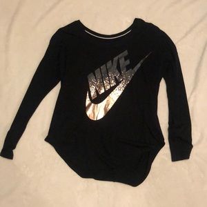 Nike top
